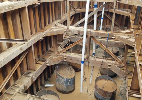 潜水员打捞施工队